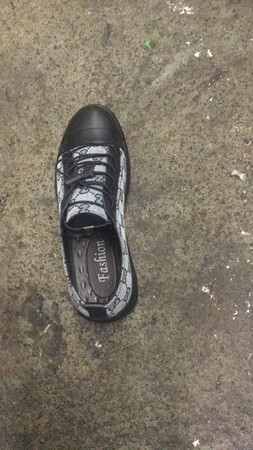 鞋子还可以，外观造型好看、质量还行。给个五分