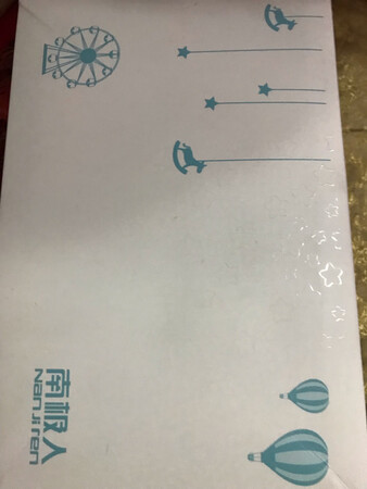 第二次购买了 孩子喜欢 质量好 送货快 这次买大一号 过一年还能穿
