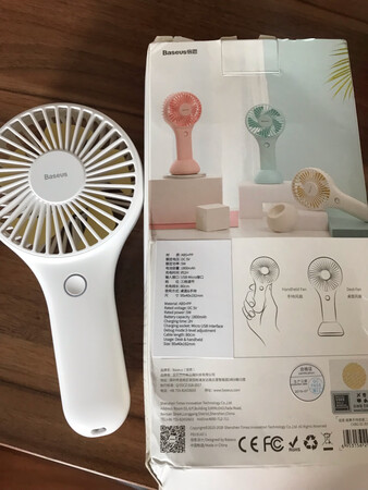 以前给宝宝吃米粉的时候总是用嘴吹，现在有了这款产品再也不用担心宝宝被烫着了，非常好用，快递很给力，好评！