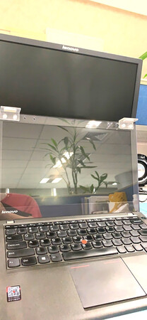 大小刚刚合适，挺好的，不知道是心理作用还是真的能防蓝光，感觉眼睛似乎真的没那么累了！