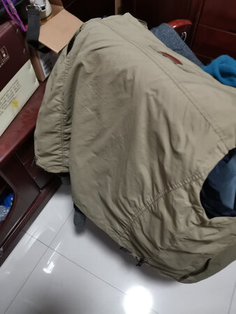 衣服不错，做工也好，就是价格高一点。