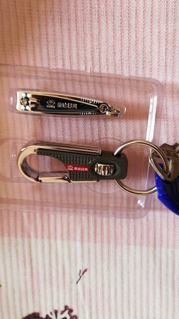 钥匙扣做工很精细，手感很好，安装钥匙十分方便。赞?