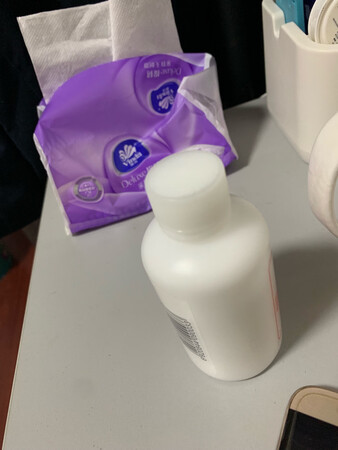 用起来还不错，缺点就瓶口设计的不好