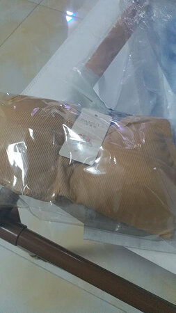 这款文胸没有钢圈，没有海绵，属于运动型的，穿着挺轻薄，不会很累，挺好的