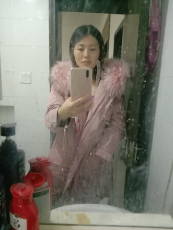 质量杠杠滴，毛领一看就很大牌，做工走线也很好，期待冬天的到来，超级喜欢！