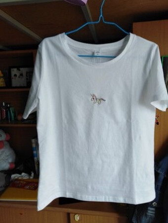 衣服质量还不错，很喜欢的