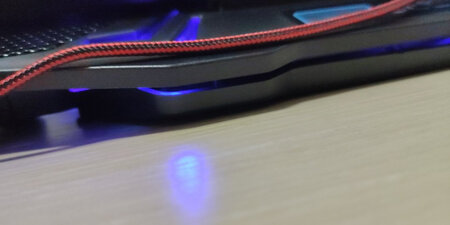 材质做工：产品拆开就是坏的，如图地方，已全部断裂脱落