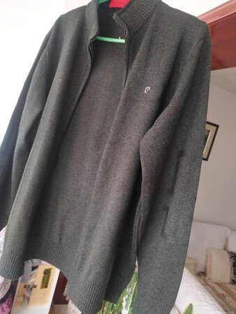 上次给同事买完，看着挺好给老爹也来一件，衣服就没的说了。一如既往的好。