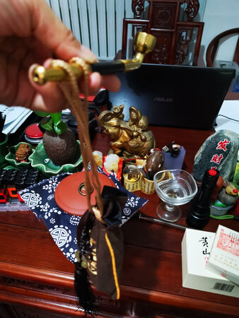 送货速度神速呀，小烟袋也很可爱，烟嘴很精致！