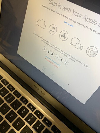 外形外观：外观设计很好
轻薄程度：很薄