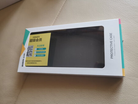 做工质感：做工手感很不错
防摔性：希望能够防摔，比较薄