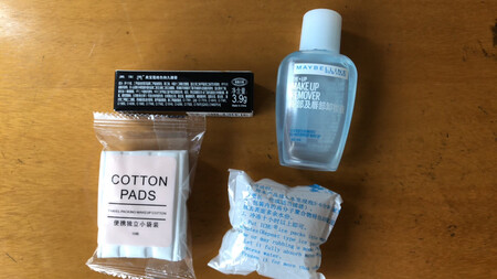 物流速度还蛮快的，赠品也是图上晒的那么多，嗯，我还没拆开看。
