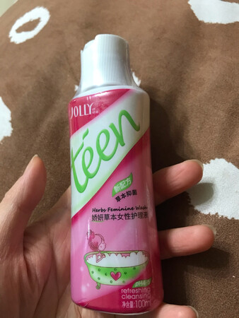 199减100凑单买的，这种洗护用品家里常备，囤点也不会浪费。原来用过，清爽微凉洗完挺舒服，回购的。