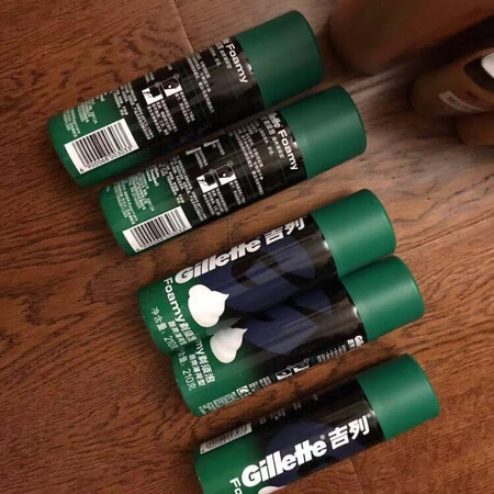 适合肤质：非常适合皮肤，毛孔清理得更干净了。
泡沫数量：一瓶的量足够经常使用3个月足矣
洁净效果：特别利于刮胡子?
其他特色：非常棒?