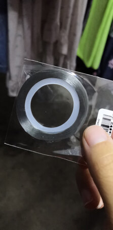 持久时间：还行，
产品光泽：有光泽
干燥速度：挺快的
上手效果：一般还行
产品气味：没什么气味
其他特色：感觉还挺好的，第一次用，舍友也在用，说是还不错，以后会有回购的想法，而且还包邮，这么小小的一个