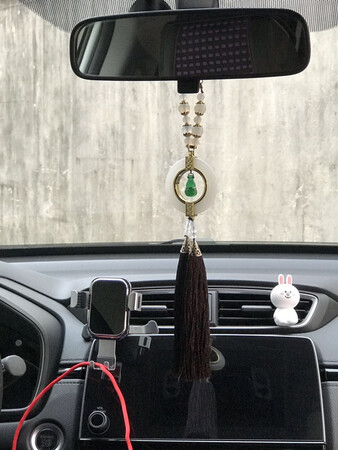 档次感瞬间提升，不过就是有点儿小贵了；京东自己配送的物流发货速度那是相当的快，头天晚上下的单第二天早上一上班就收到了，值得入手。