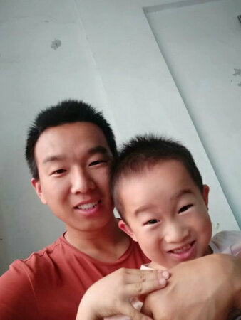 好，物流非常快～今年喜欢在京东购物，东西就是好，质量好，物流好，服务好，老公说好看，穿着很合身，面料是那种很舒服的面料，版型也很好，做衣服的姐姐说买的值了，一看就不像这个价格的衣服，尺码也非常标准，老公身高体重正合适，问了好多问题；客服。mm都不厌其烦的回答了