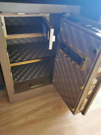 物流快，包装好，设计很精致，工艺精巧，各项感应灵敏，指纹识别度高，