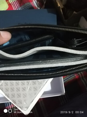 外观颜值：美观简洁大气，
材质手感：真皮手感，舒适，活动时期购买的，折扣很大很划算，，，使用很方便。。。。京东发货很快，次日达，，京东自营，品质，服务都值得信赖。。。