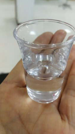小酒杯收到了，很可爱，很漂亮，很高大上，非常喜欢。谢谢京东商城，谢谢商家，有需要还会再来光顾的。