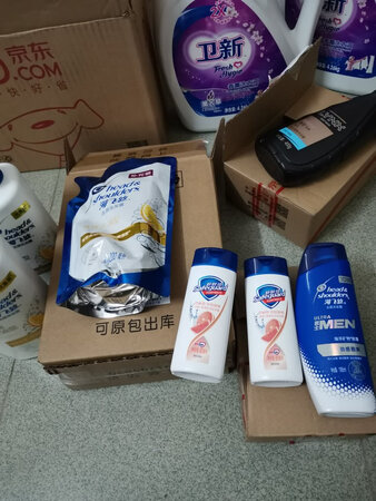 海飞丝用的感觉还可以吧，之前也买过两次，这次双11再一起买点用下咯！就不知道这次买的品质怎样了，还没用过