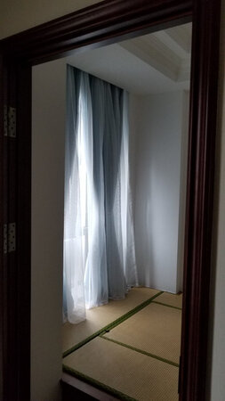 最近有点忙，刚补个评论，自己安装好了特别漂亮，宽窄长短尺寸也很合适，很满意。商家服务也很好，期待再次购买