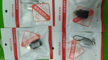 产品质量：很好！
产品包装：简单实用！
总体来说很不错，接插方便，使用简单，有了这个就能很轻松连接优盘或者其他USB设备了，值得拥有！