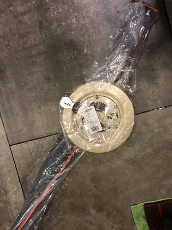 风筝质量很好 也很大 组装很简单 好评 期待玩的好