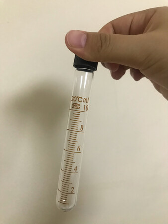 刻度准确，试管材质也很结实，挺好的，推荐
