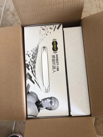 198吸力还是可以的，灵敏度不错，越障能力无！总体清洁程度可以，操作简单，就是千万不要有水！