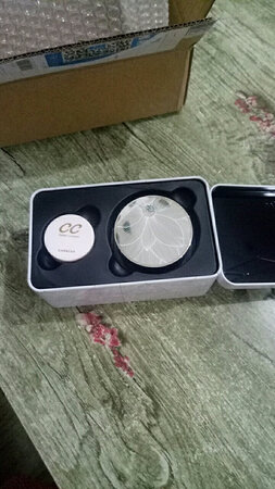货已经收到了，很好，打开看看味道很香，是我喜欢的那个味道，正品，赠品也很好。希望大家快快下手吧！我还会回购的。