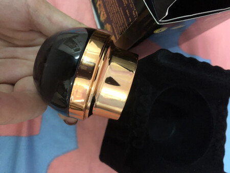 有没有用不知道 因为用完了都没什么感觉 第一次有还有一点凉凉的感觉，第二次以后都没有了 可能是不合适我还是干嘛吧 对我没有效果的。现在脸上好多闭口粉刺