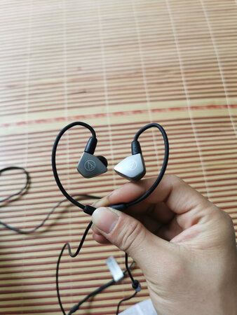 之前的im70被**咬烂了，买了这个，还没煲开，声音有点糊，解析度比im高，低音饱满