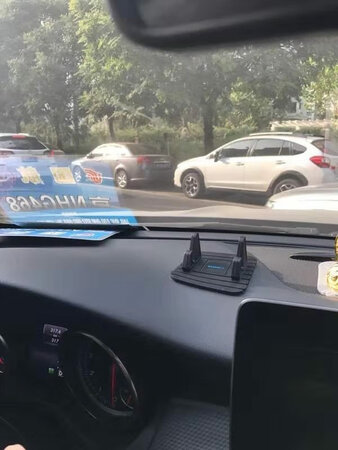 这个的款式真的很适合我，不是粘性不是磁性的，非常的好看，外型满分