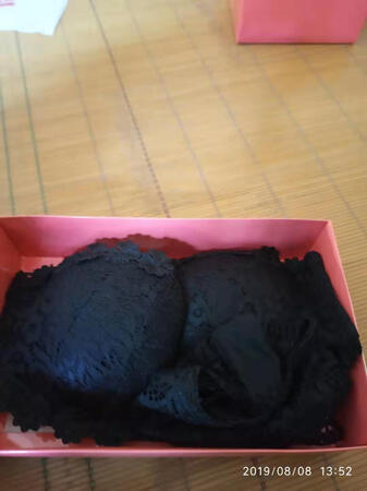 穿起来柔软舒服，就是海绵厚了一点，总的来说还是很满意！