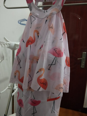 试穿了下，感觉蛮舒服的，也好看，好评。