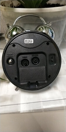 非常不错的闹钟，一直信赖京东自营产品。支持。