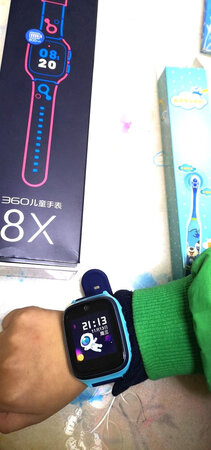 精准程度：不错，很好的一款电话手表，定位精确，操作方便！外形也美观！