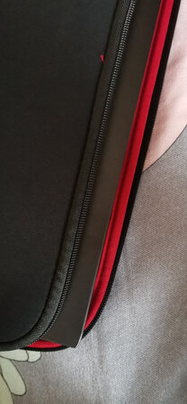 我装你? 强行塞才能塞下联想7000p         装联想7000p大家不要买这个 还伤电脑 根本不好装 太小了