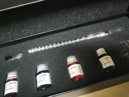 挺好看的非常喜欢买来送同学的她一定很喜欢好评