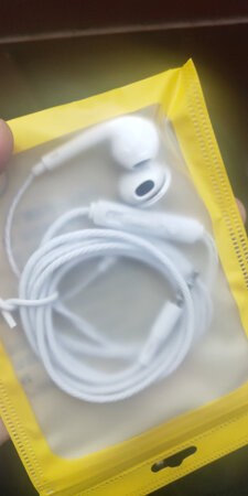 还没打开，耳机头已经脱落。。。