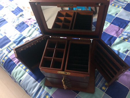 质量不错，容量大，是我喜欢的款式，售后服务也很好。