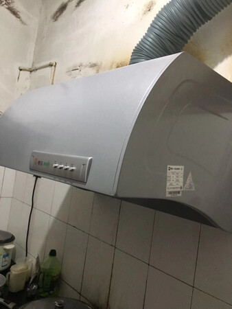 外形外观：很不错
排烟效果：效果相当好
清洗难度：易简单
物流速度：相当给力