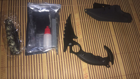 造型设计很漂亮是我选择汉道主要原因，手感不错刃口很锋利，D2钢材刃口保持度应该还可以吧