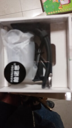 佩戴试了一下，非常不错，功能强大，满意的一次购物