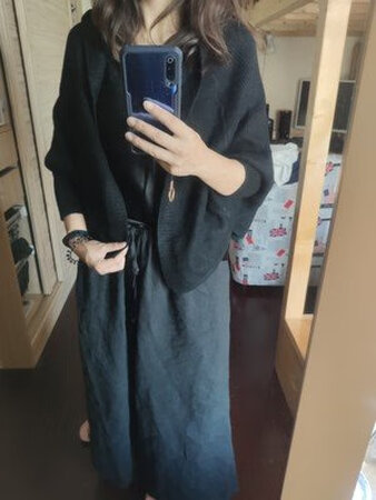衣服很新潮，穿上显档次，做工精细，面料柔软，比实体店便宜，下次还会再来。