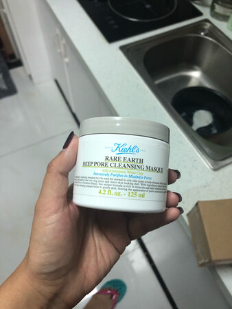 已经用完一瓶了，继续加购，很好用，用完脸滑滑白白的！