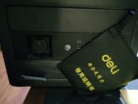 产品材质：质感挺好
外观设计：小巧