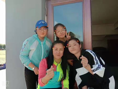 衣服不错 
快递好慢