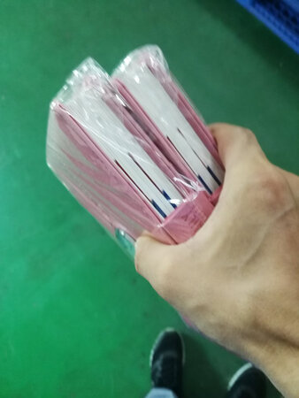 还是个多功能的 本本  送朋友的 她们很喜欢   满意的一次网购  送货速度快  下次再来买
